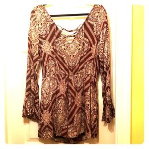 Very cute jumper Has bell sleeves